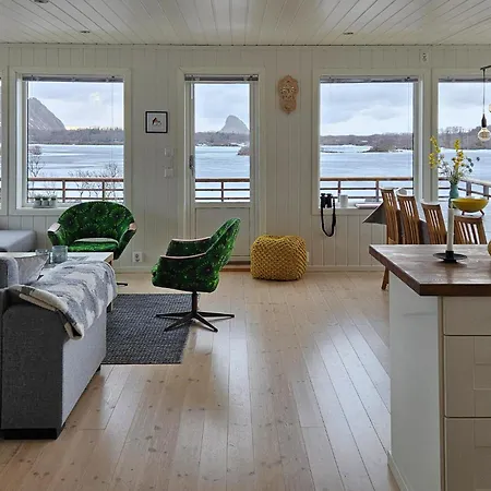 Feriehus Stunning In With View Bleik